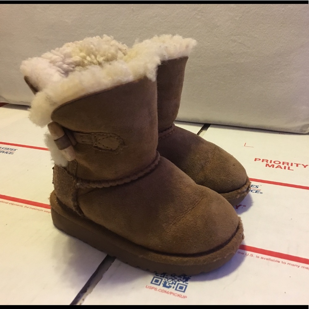 Uggs Ebony Boot Kids Size 7 / Chestnut Color